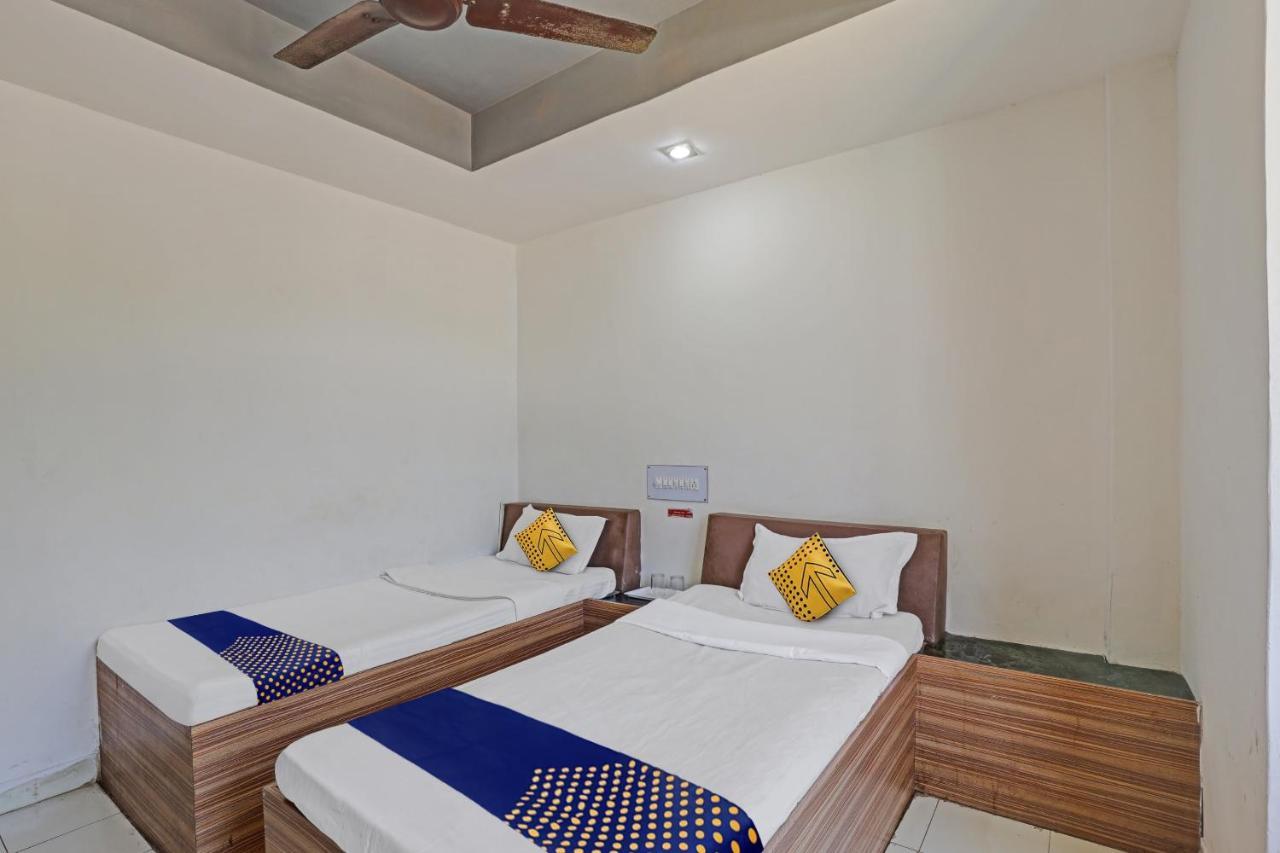 Oyo Flagship 80463 Hotel Mini Palace Vadodara Bagian luar foto