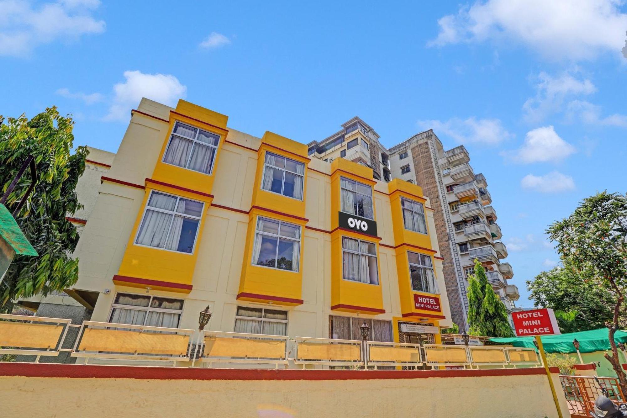 Oyo Flagship 80463 Hotel Mini Palace Vadodara Bagian luar foto